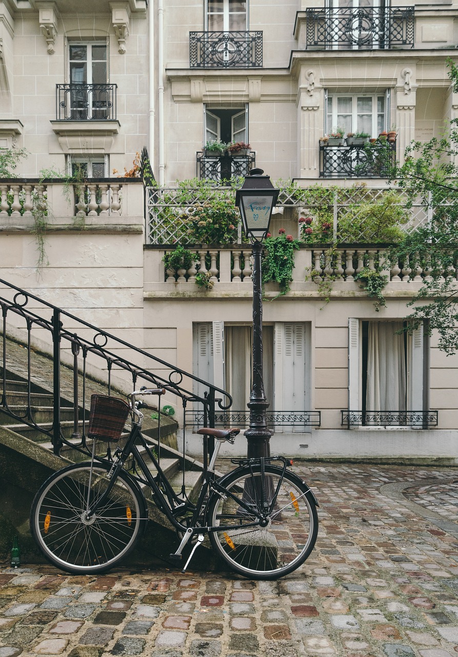 découvrez l'accord de paris, un traité fondamental visant à lutter contre le changement climatique. apprenez comment cet engagement international rassemble les pays pour limiter le réchauffement climatique et promouvoir des pratiques durables.