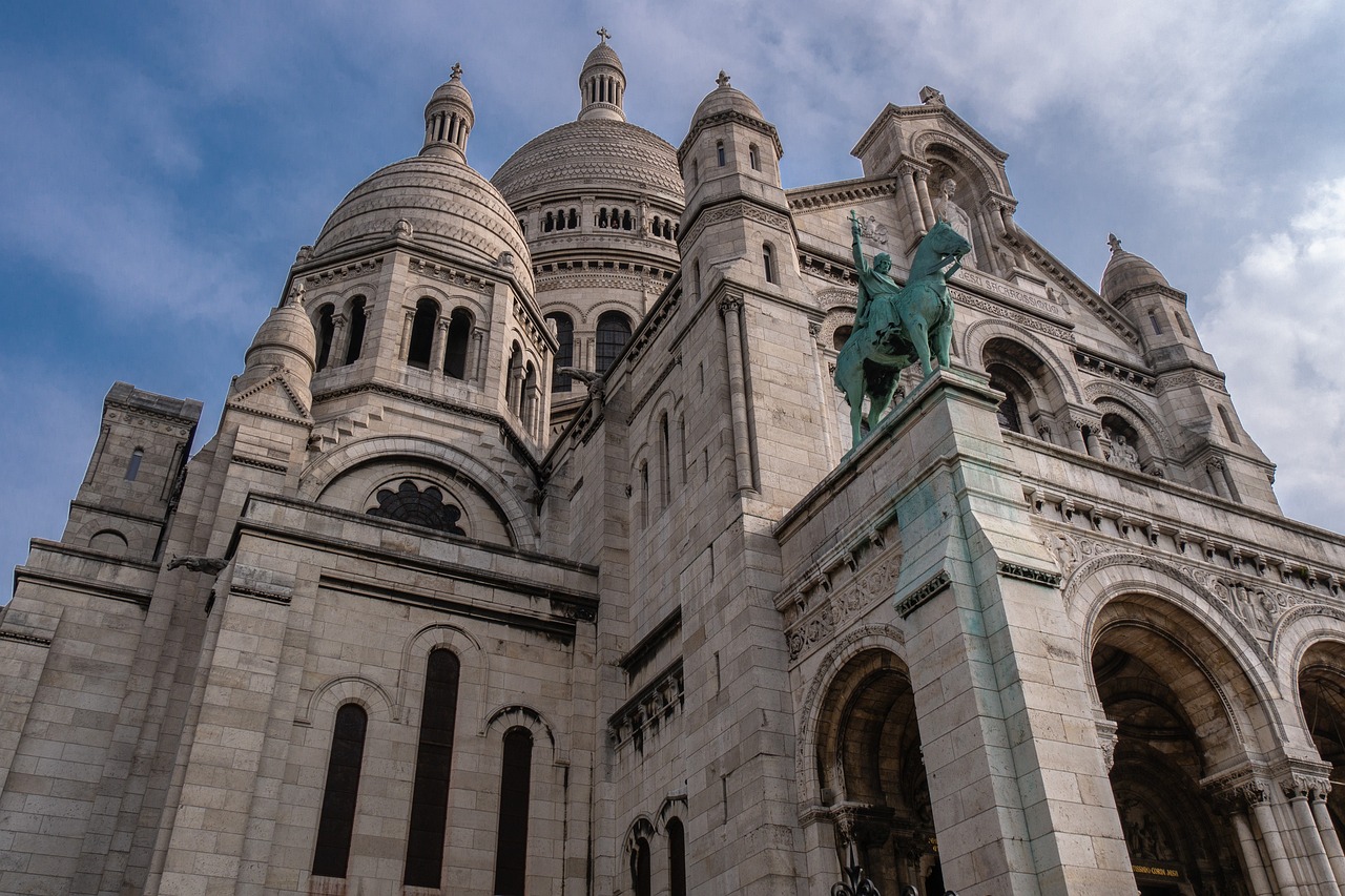 découvrez l'accord de paris, un traité international visant à lutter contre les changements climatiques. explorez ses objectifs, ses impacts sur la politique mondiale et l'engagement des nations à réduire les émissions de gaz à effet de serre pour un avenir durable.