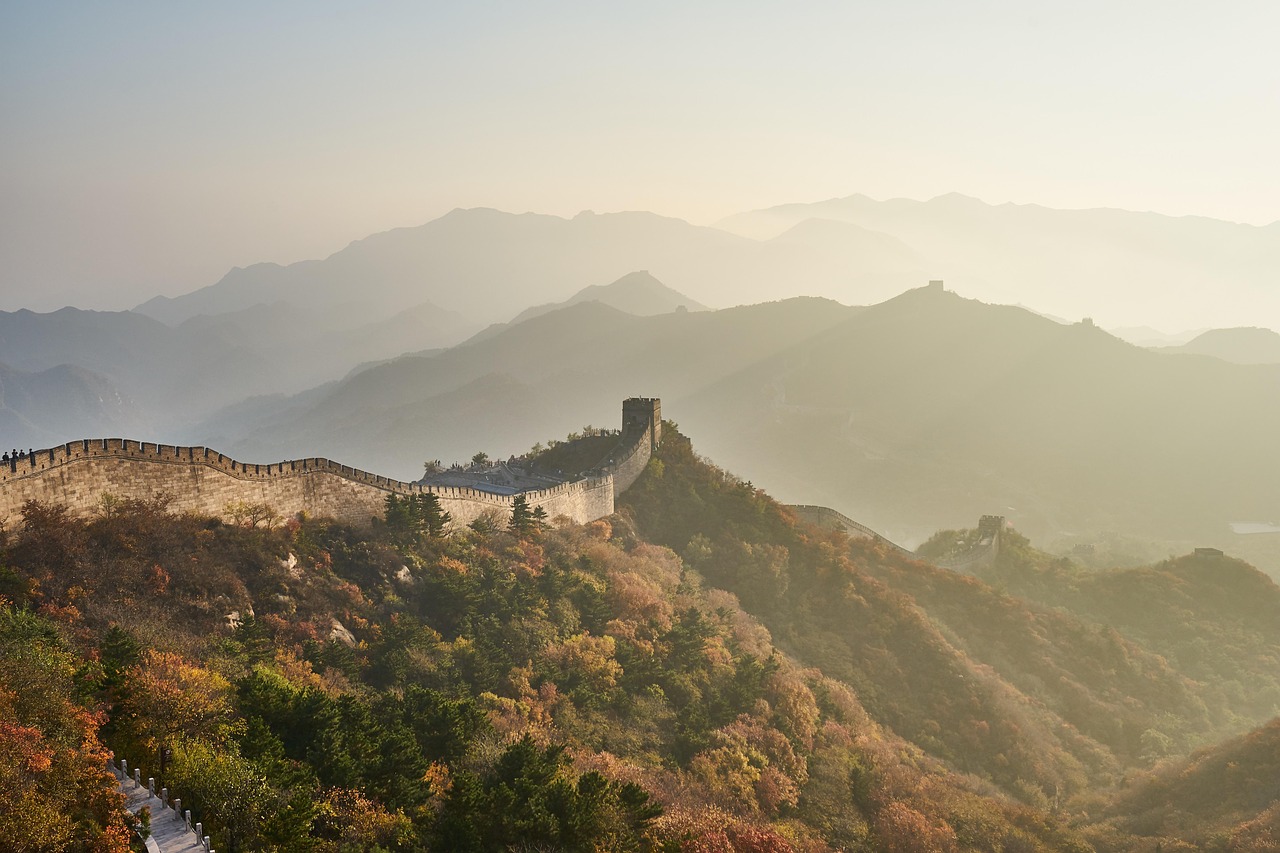 découvrez la riche culture, l'histoire fascinante et les paysages époustouflants de la chine, un pays aux mille facettes où modernité et traditions ancestrales coexistent harmonieusement.