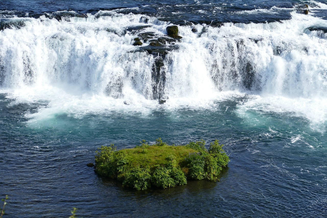 découvrez l'énergie hydropower, une source d'énergie renouvelable et durable qui génère de l'électricité grâce à la force des cours d'eau. explorez ses avantages, ses technologies et son impact sur l'environnement pour un avenir énergétique plus vert.