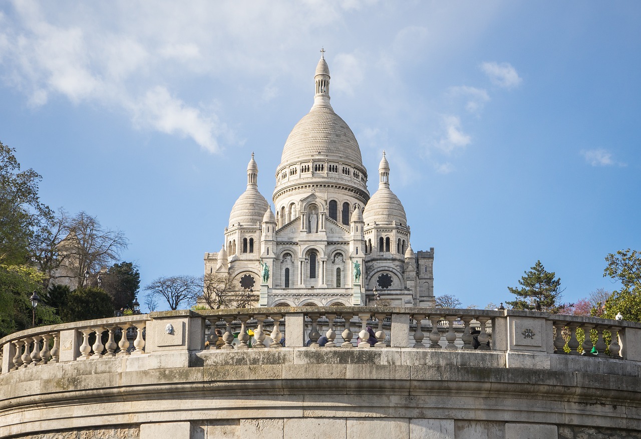 découvrez les enjeux et les engagements de l'accord de paris, un traité international visant à lutter contre le changement climatique et à limiter la hausse de la température mondiale. analysez les efforts collectifs des pays signataires pour réduire les émissions de gaz à effet de serre et promouvoir un développement durable.