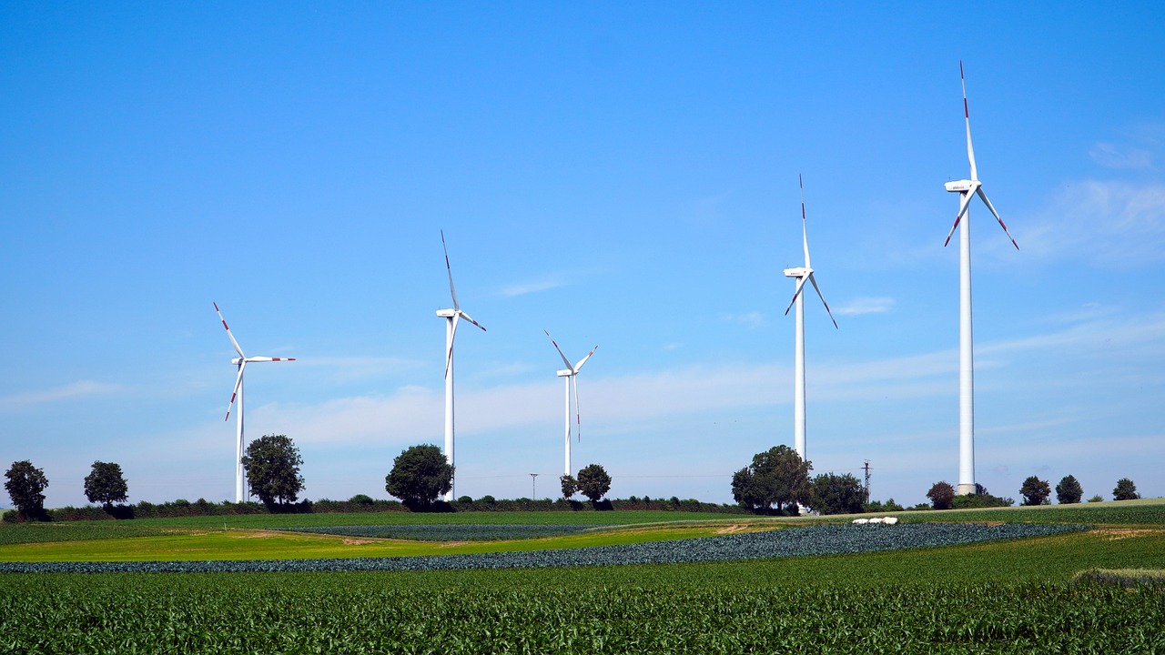 découvrez les éoliennes : des solutions énergétiques durables et respectueuses de l'environnement qui transforment le vent en électricité. apprenez-en plus sur leur fonctionnement, leurs avantages et leur impact sur la transition énergétique.