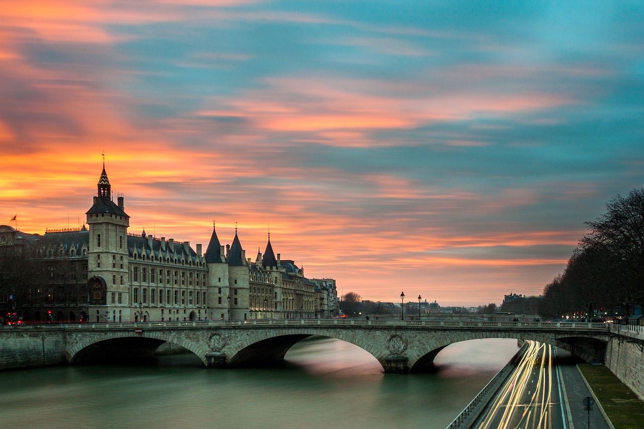 découvrez l'accord de paris, un traité international crucial visant à lutter contre le changement climatique en réunissant les nations autour d'objectifs de réduction des émissions de gaz à effet de serre et de préservation de notre planète.